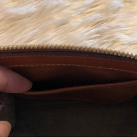 Dooney and Bourke taupe and tan leather mini crossbody bag purse - Picture 4 of 9